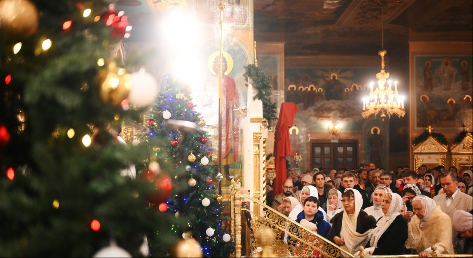 Zelenski nije uspio da izbriše tradiciju: Hramovi u Ukrajini prepuni za pravoslavni Božić
